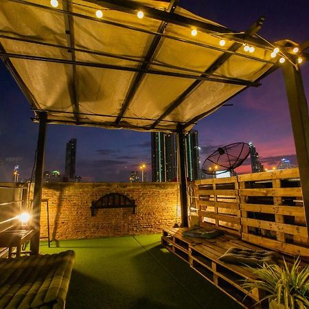 The Bridge Hostel 曼谷 外观 照片