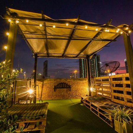 The Bridge Hostel 曼谷 外观 照片