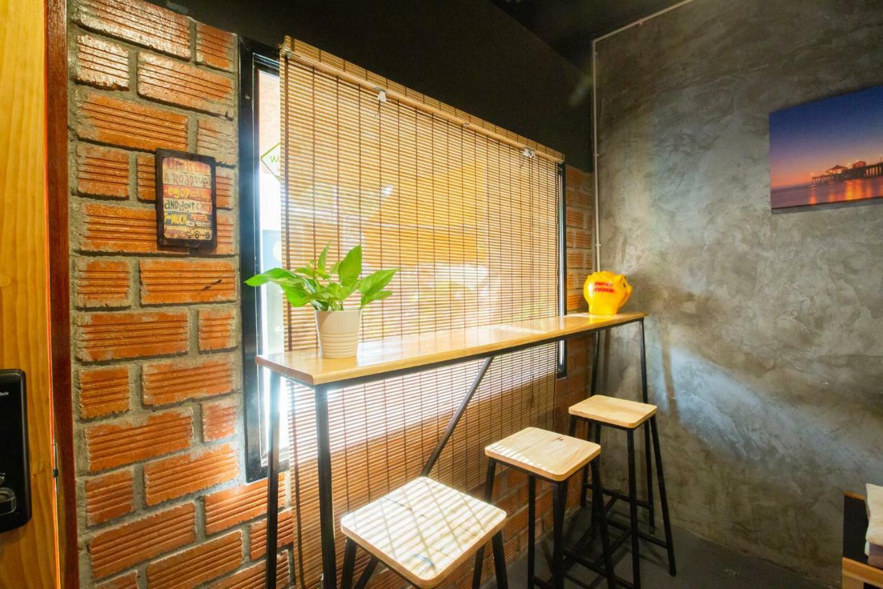 The Bridge Hostel 曼谷 外观 照片